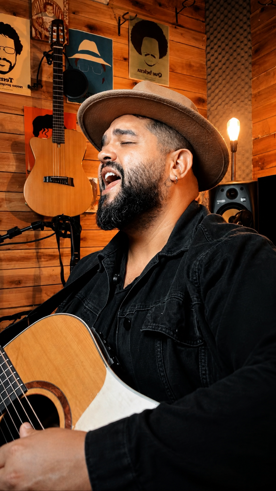 Músicos gravando em estúdio